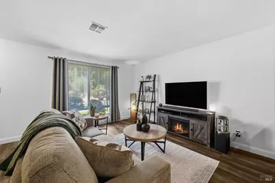 490 Edgewood Drive #5, Vacaville, CA 95688 - Photo 2