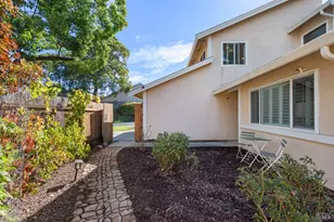 426 Lilac Ct, Benicia, CA 94510 - Photo 6