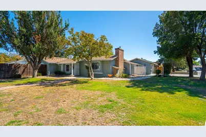 700 E A Street, Dixon, CA 95620 - Photo 4