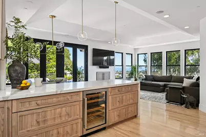 7 Sea View Drive, San Rafael, CA 94901 - Photo 2