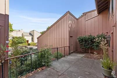 21 Prairie Falcon Drive, Novato, CA 94949 - Photo 2