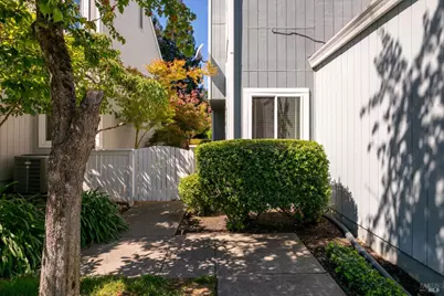 2319 Morningside Circle, Santa Rosa, CA 95405 - Photo 2