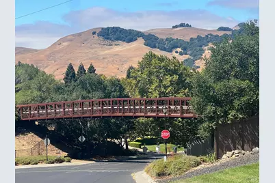 743 Bridle Ridge Court, Fairfield, CA 94534 - Photo 8