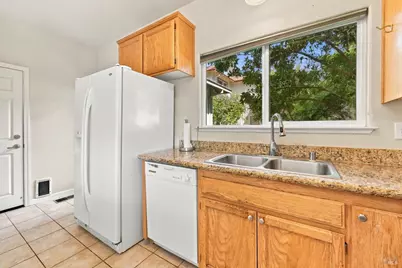 1322 Trombetta Street, Santa Rosa, CA 95407 - Photo 10