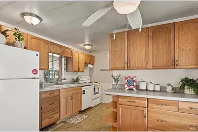 4305 Lakeshore Boulevard, Lakeport, CA 95453 - Photo 2