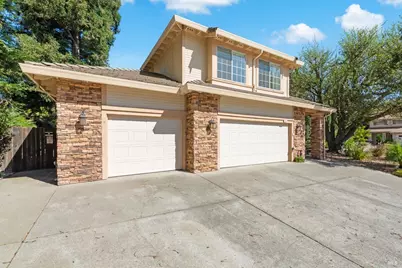 400 Rollingwood Court, Vacaville, CA 95688 - Photo 4