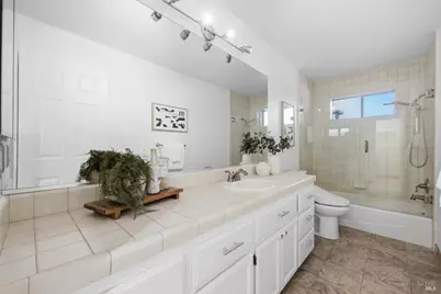 400 Rollingwood Court, Vacaville, CA 95688 - Photo 36