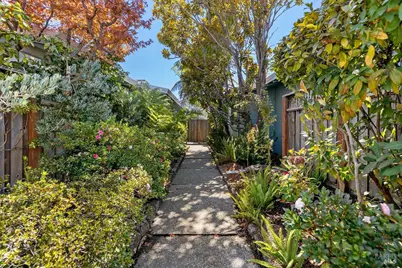 32 Porto Bello Drive, San Rafael, CA 94901 - Photo 16