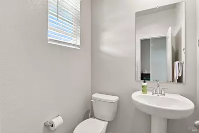 585 Shefford Drive, Vacaville, CA 95687 - Photo 14
