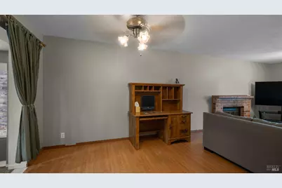 655 W Creekside Circle, Dixon, CA 95620 - Photo 10