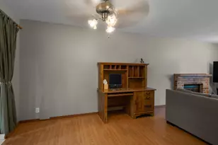 655 W Creekside Cir, Dixon, CA 95620 - Photo 10