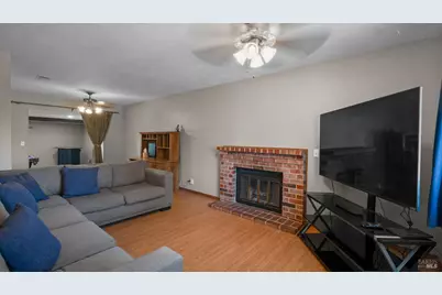 655 W Creekside Circle, Dixon, CA 95620 - Photo 8