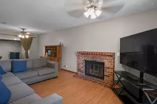 655 W Creekside Cir, Dixon, CA 95620 - Photo 8