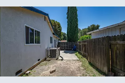 655 W Creekside Circle, Dixon, CA 95620 - Photo 44