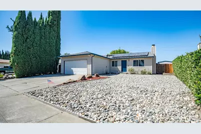655 W Creekside Circle, Dixon, CA 95620 - Photo 1