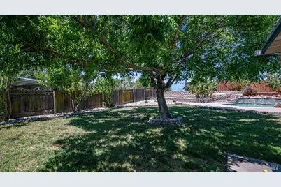 655 W Creekside Circle, Dixon, CA 95620 - Photo 30