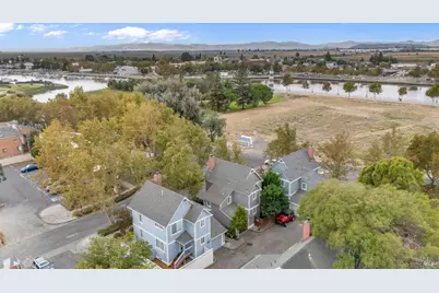 704 Almond Street, Suisun City, CA 94585 - Photo 24