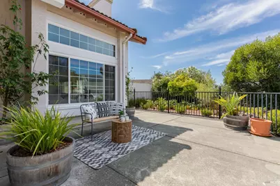 860 Hanlon Way, Benicia, CA 94510 - Photo 6