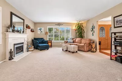 7125 Fairfield Drive, Santa Rosa, CA 95409 - Photo 6