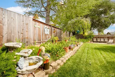 7125 Fairfield Drive, Santa Rosa, CA 95409 - Photo 28