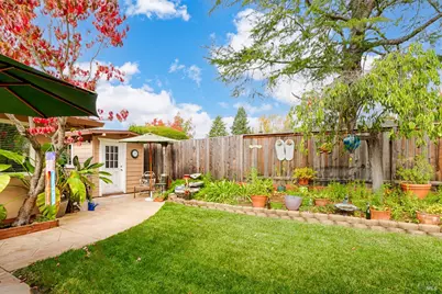 7125 Fairfield Drive, Santa Rosa, CA 95409 - Photo 36