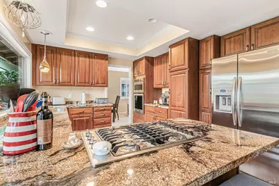 7125 Fairfield Drive, Santa Rosa, CA 95409 - Photo 10