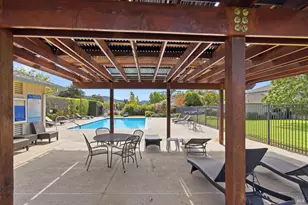 31 Wharf Cir, San Rafael, CA 94903 - Photo 28