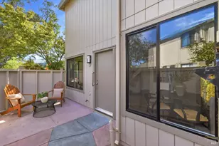 31 Wharf Cir, San Rafael, CA 94903 - Photo 2