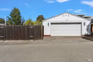 428 E I St, Benicia, CA 94510 - Photo 28
