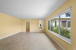 2117 Harris Ct, Santa Rosa, CA 95401 - Photo 10