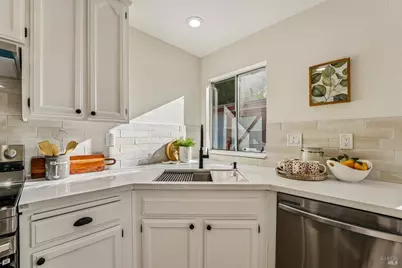 341 Ridgecrest Circle, Suisun City, CA 94585 - Photo 18
