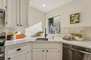 341 Ridgecrest Cir, Suisun City, CA 94585 - Photo 18