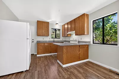 235 Willow Street, Santa Rosa, CA 95401 - Photo 10