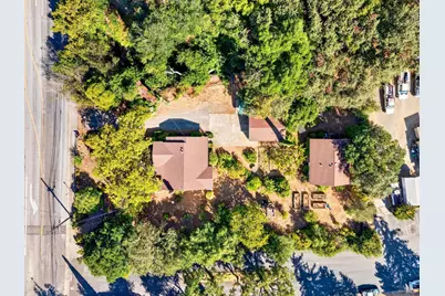 910 S Cloverdale Boulevard, Cloverdale, CA 95425 - Photo 2