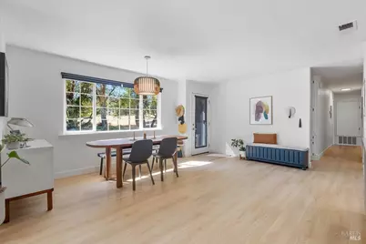 2460 W Dry Creek Road, Healdsburg, CA 95448 - Photo 2