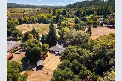 2460 W Dry Creek Road, Healdsburg, CA 95448 - Photo 32