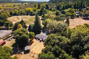 2460 W Dry Creek Rd, Healdsburg, CA 95448 - Photo 32