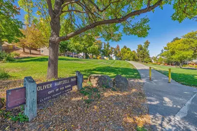 13 Summerhill Way, San Rafael, CA 94903 - Photo 4