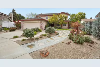 913 Stonewood Court, Vacaville, CA 95687 - Photo 2