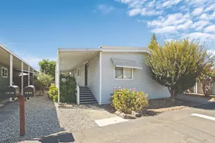 1066 Maple Dr, Windsor, CA 95492 - Photo 1