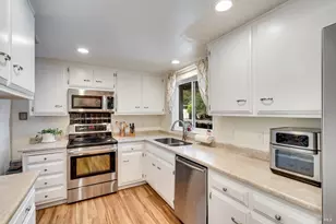 6492 Meadowridge Dr, Santa Rosa, CA 95409 - Photo 4