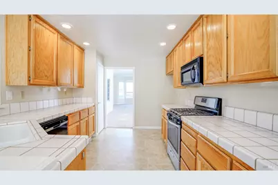 318 Drydock Court, Vacaville, CA 95688 - Photo 4