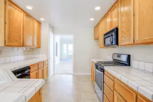 318 Drydock Ct, Vacaville, CA 95688 - Photo 4
