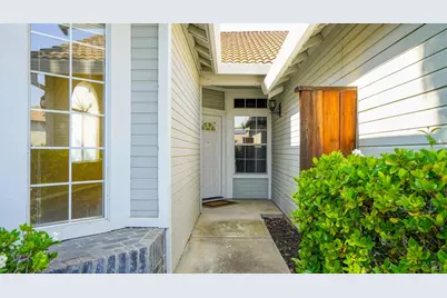 318 Drydock Court, Vacaville, CA 95688 - Photo 2