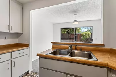 689 Racquet Club Circle, Rohnert Park, CA 94928 - Photo 10