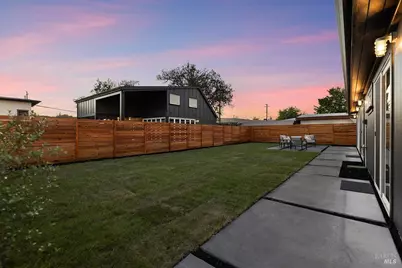 1421 Spruce Way, Healdsburg, CA 95448 - Photo 52