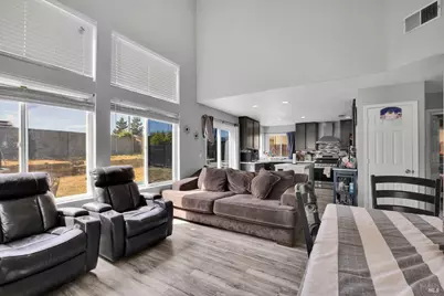1093 Cloverbrook Circle, Vacaville, CA 95687 - Photo 6