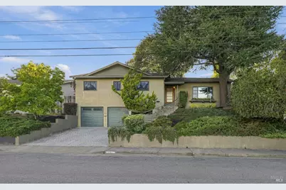 729 Elm Drive, Petaluma, CA 94952 - Photo 2