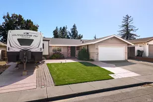 433 Dahlia St, Fairfield, CA 94533 - Photo 2