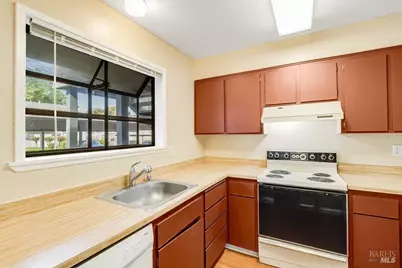 900 Southampton Road #11, Benicia, CA 94510 - Photo 6